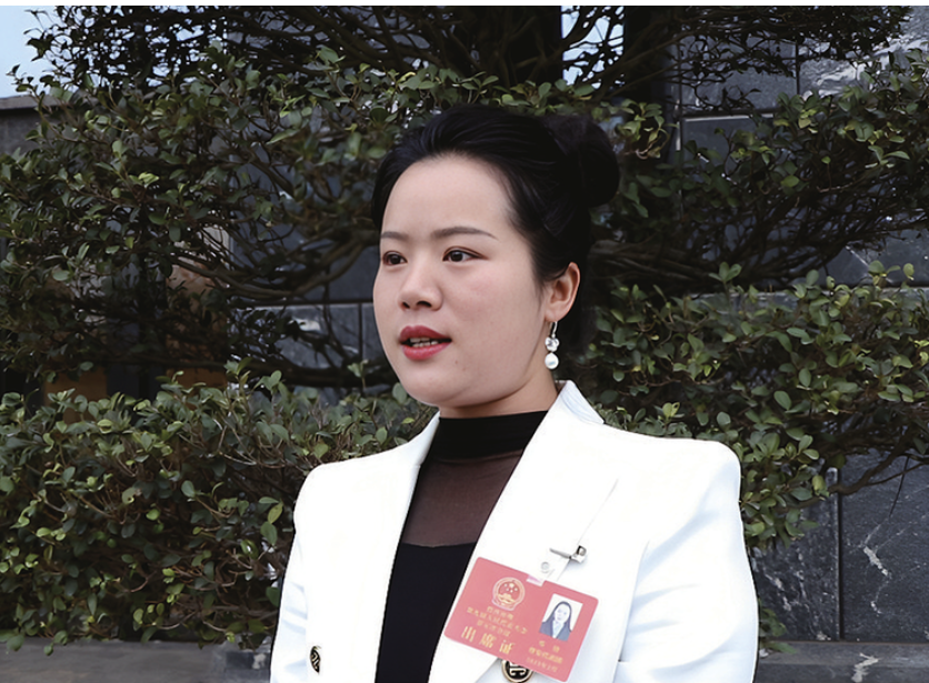 鄧倩代表：讓更多農特產品“飛”出大山